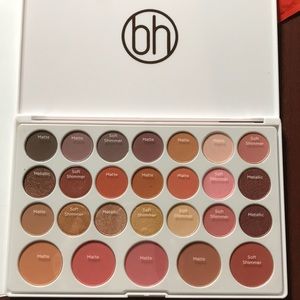 bh Cosmetics Nouveau Neutrals Palette